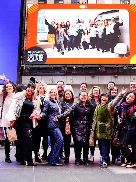 você será destaque em um outdoor da times square por 24 horas em nova york-3