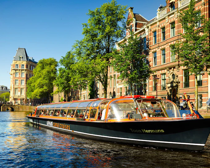 Amsterdam: 1-Hour LOVERS Evening Canal Cruise with Drinks
