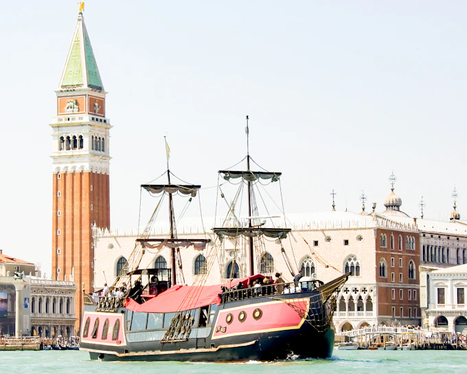 3-Hour Galleon Dinner Cruise in Venice