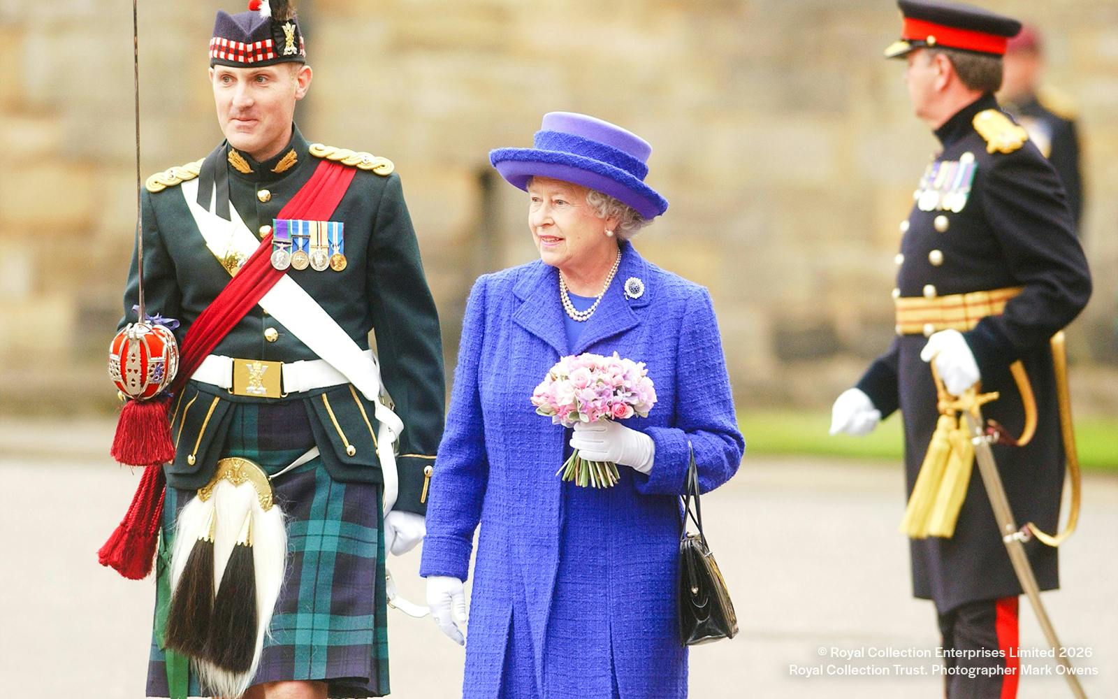 ingressos para o palácio de holyroodhouse e tour guiado privado aos aposentos particulares da rainha elizabeth ii-1