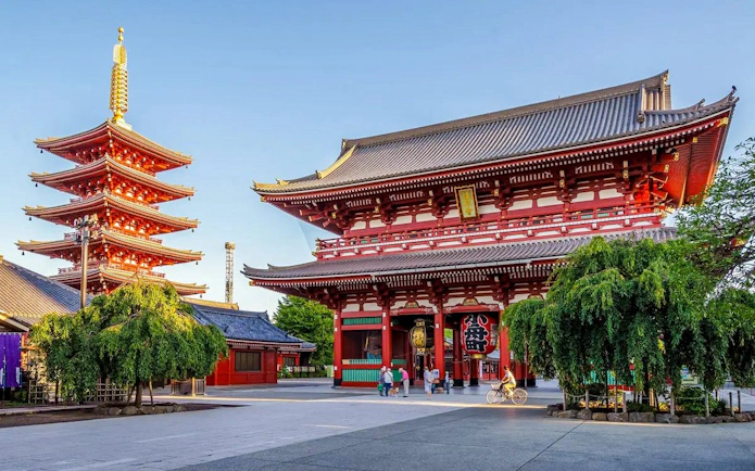 Senso-ji Temple in Tokyo with pagoda and main gate in view.
