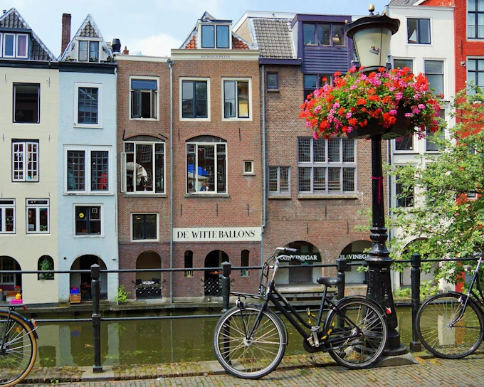Utrecht Private Walking Tour with Local Guide and Customizable Route