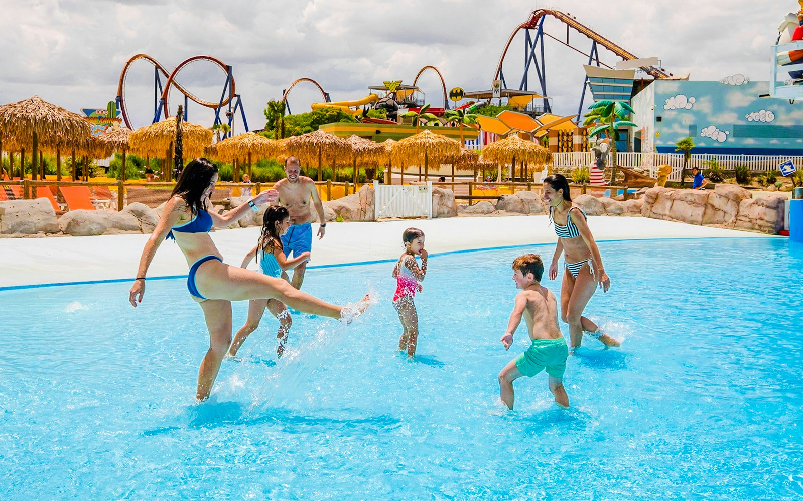 Water park attractions at Parque Warner Beach, Madrid, featuring slides and wave pools.