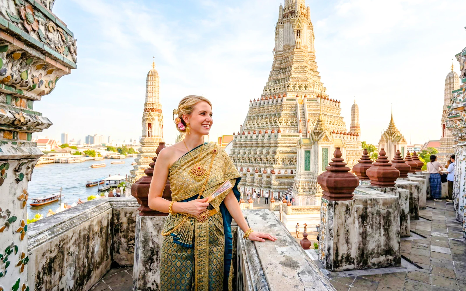 Wat Arun Guided Tour with Traditional Thai Costume Image 4