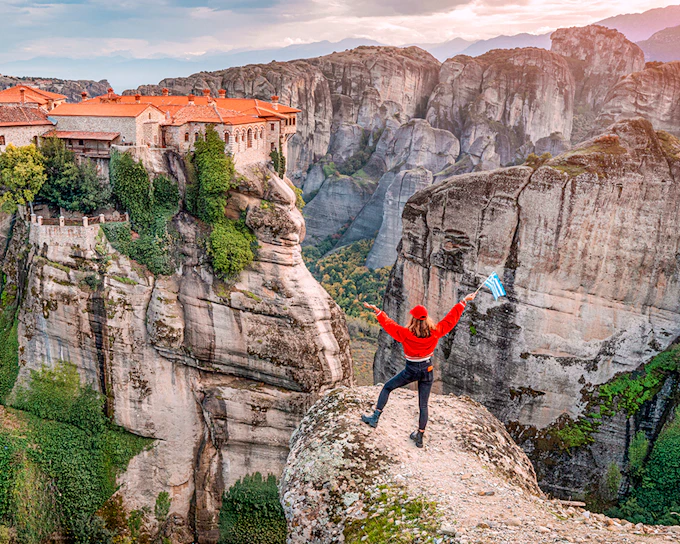 From Thessaloniki: Meteora Monasteries & Caves Full-Day Trip
