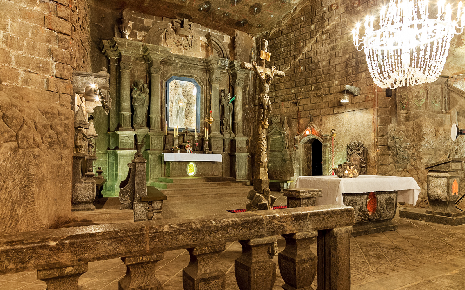 St. Kinga’s Chapel highlights