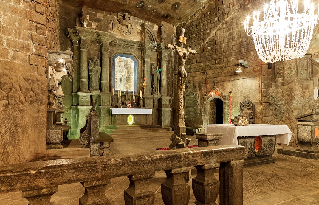 Dreiteiliger Altar in der Kingakapelle im Salzbergwerk Wieliczka
