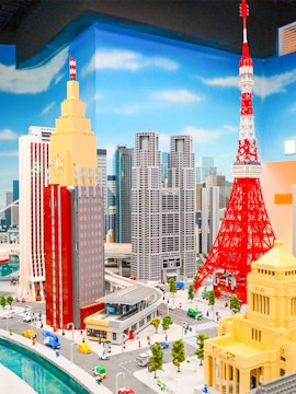 LEGO model of Tokyo skyline featuring Tokyo Tower at LEGOLAND Discovery Center Tokyo.