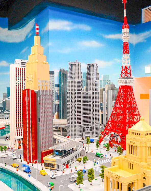 LEGO model of Tokyo skyline featuring Tokyo Tower at LEGOLAND Discovery Center Tokyo.