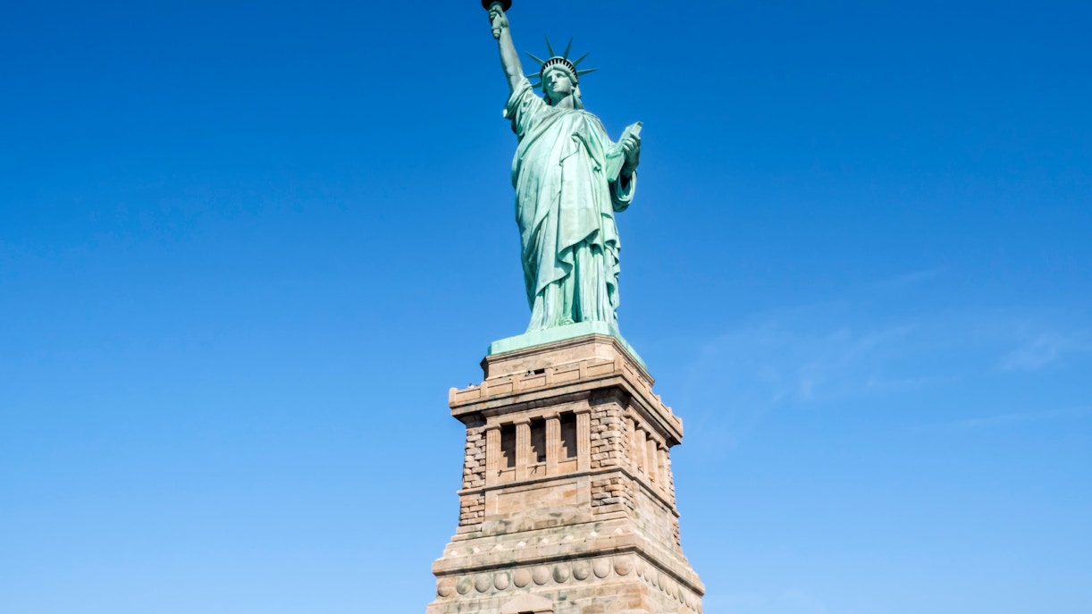 Best Time to Visit - visit statue of liberty
