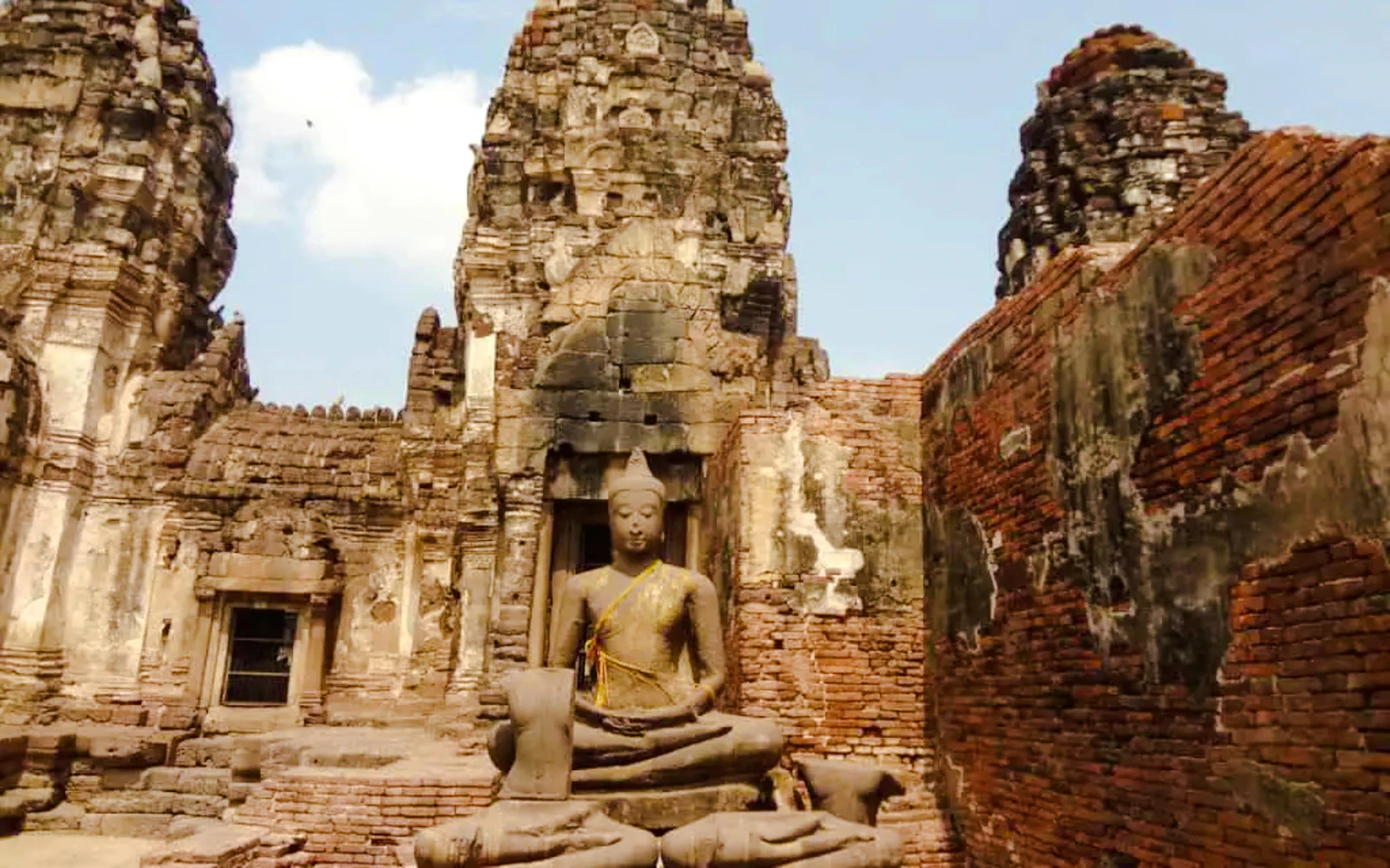 From Bangkok: Ayutthaya Historical Park & Lopburi Monkey Temple Private Day Trip