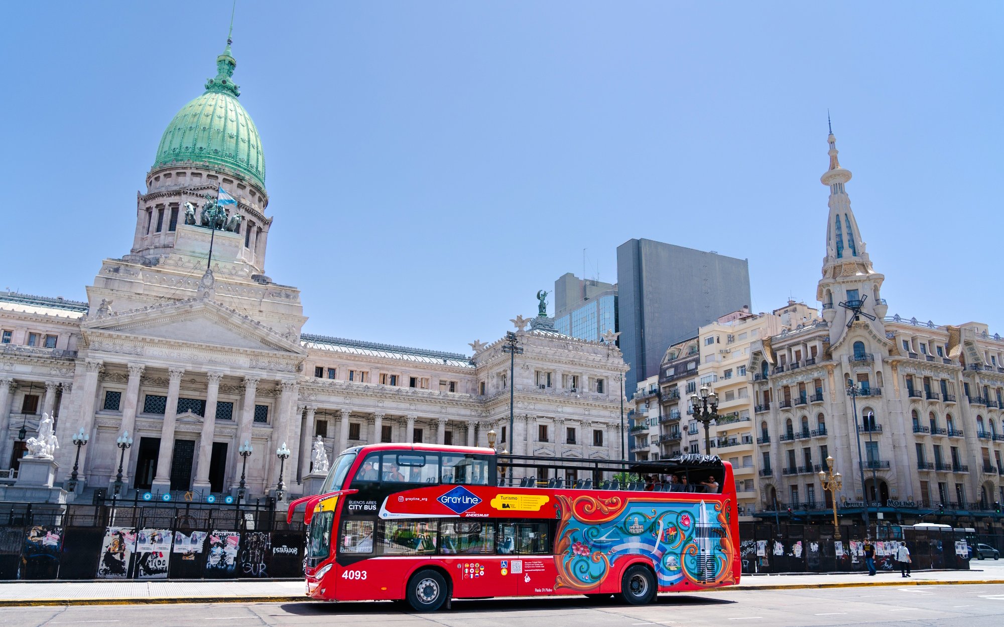 Buenos Aires hop-on hop-off bus in front of Argentine National Congress.