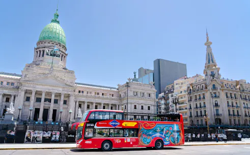 Buenos Aires hop-on hop-off bus in front of Argentine National Congress.