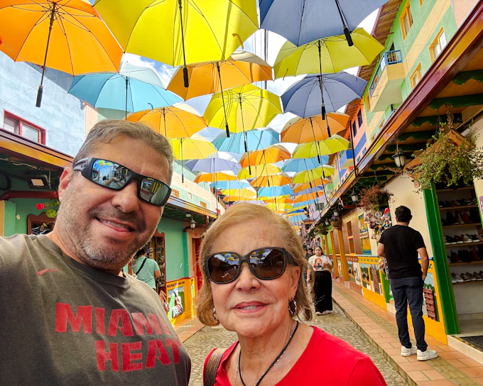 From Medellín: Private Guatapé and El Peñol Rock Tour (Product 53610)