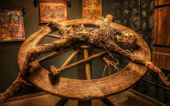 Medieval torture wheel exhibit at the Medieval Torture Museum, Chicago.