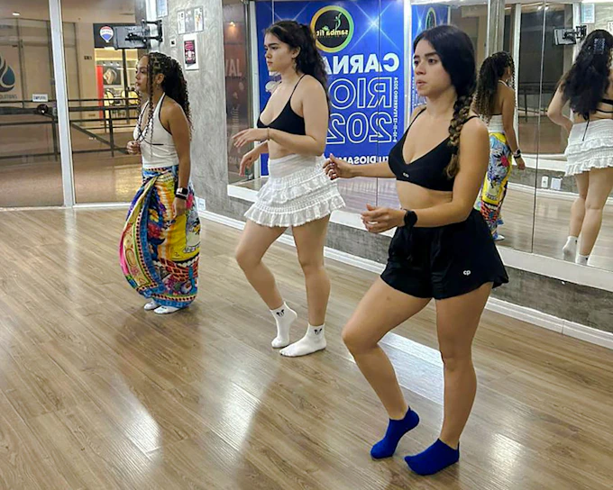 Rio de Janeiro Samba Class & Ginga Tropical Dance Show Combo (Product 55926)