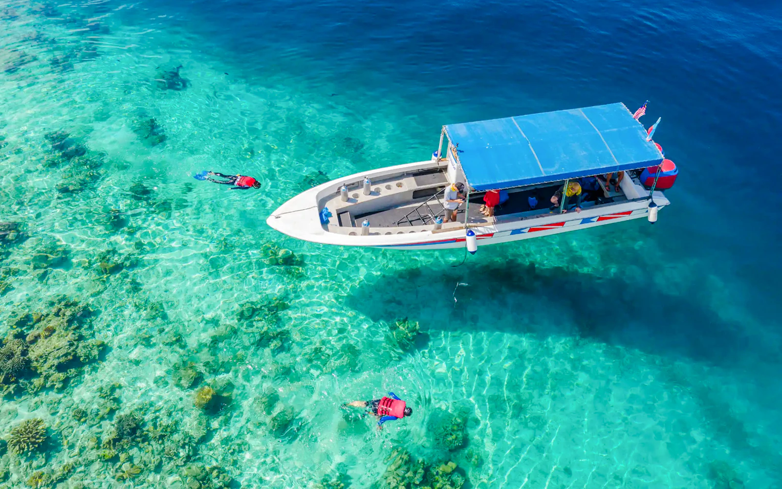 Semporna: Bohey Dulang Hike & 3 Snorkeling Stops with Lunch (Product 53679)