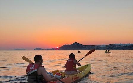 3-Hr Sunset Kayaking Tour of Old Town Walls, Betina Cave Beach & Lokrum Island