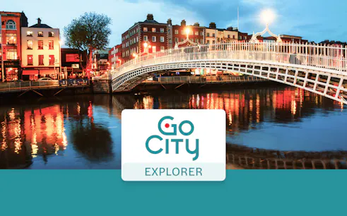 Ha'penny Bridge over River Liffey at dusk, Dublin, Ireland.