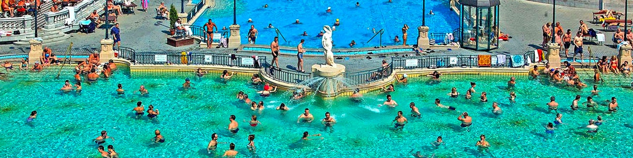 Biglietto per le Terme Széchenyi con ingresso rapido e armadietto o cabina privata