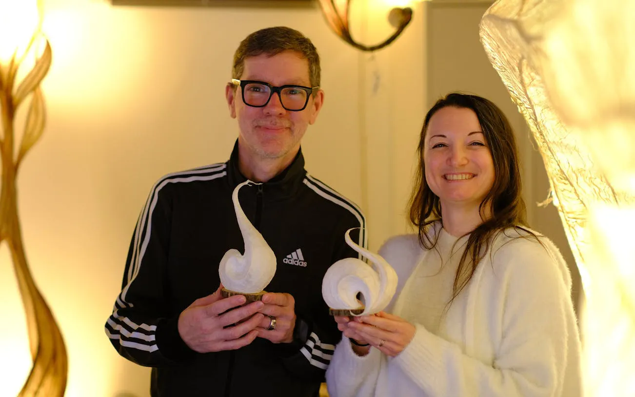 workshop i å lage lamper av osaka-washi-papir sammen med en kunstner, inkludert en drink-8