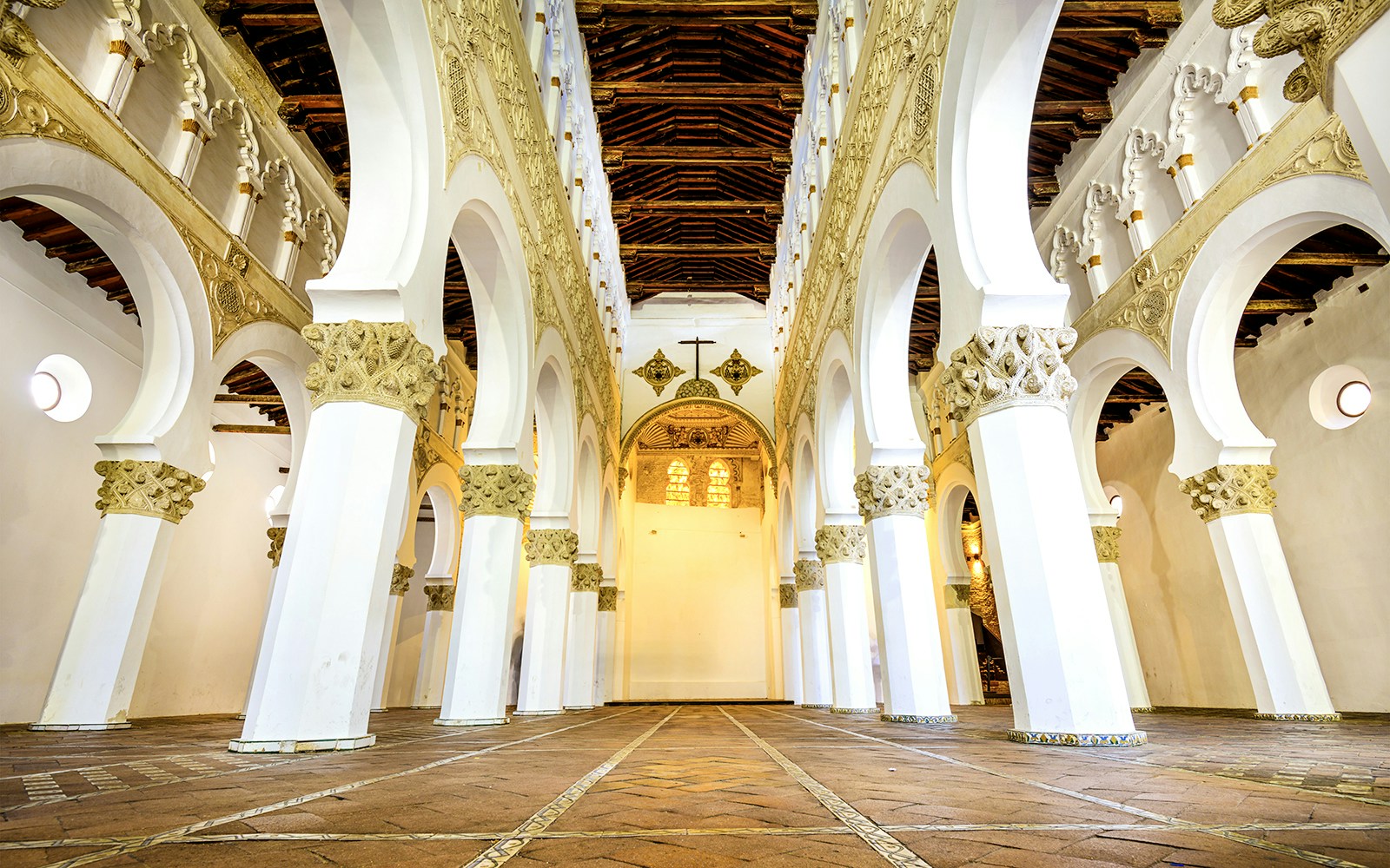 Santa María la Blanca Synagogue things to do in toledo