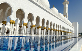 private tour durch abu dhabi mit abholung in dubai oder abu dhabi und eintritt in die scheich-zayid-moschee-8