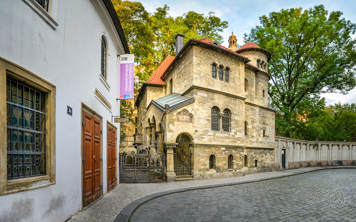 guided walking tour of prague old town & jewish quarter-4 guided walking tour of prague old town & jewish quarter-4