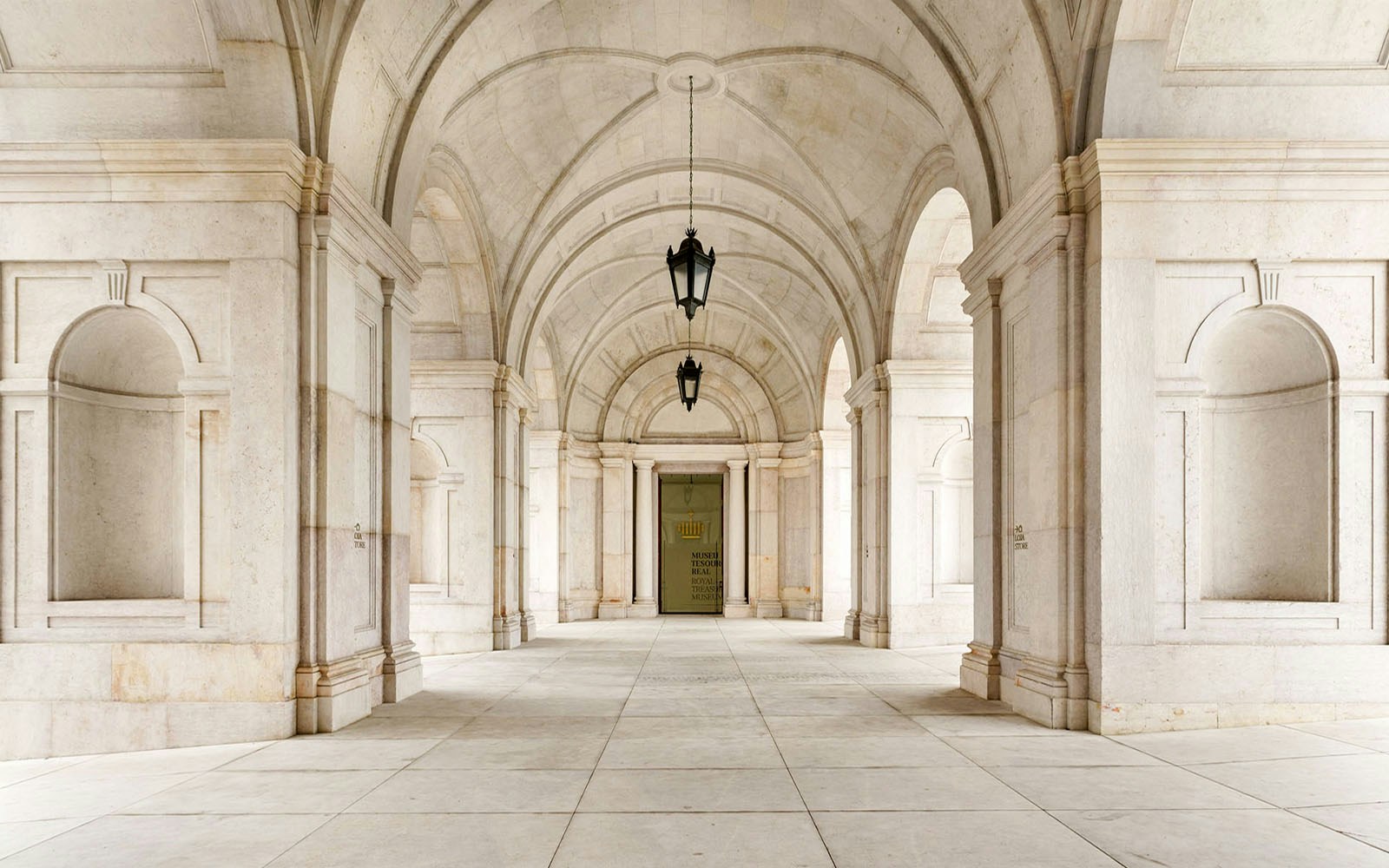 Lisbon Hop on Hop Off tours Royal Treasure Museum