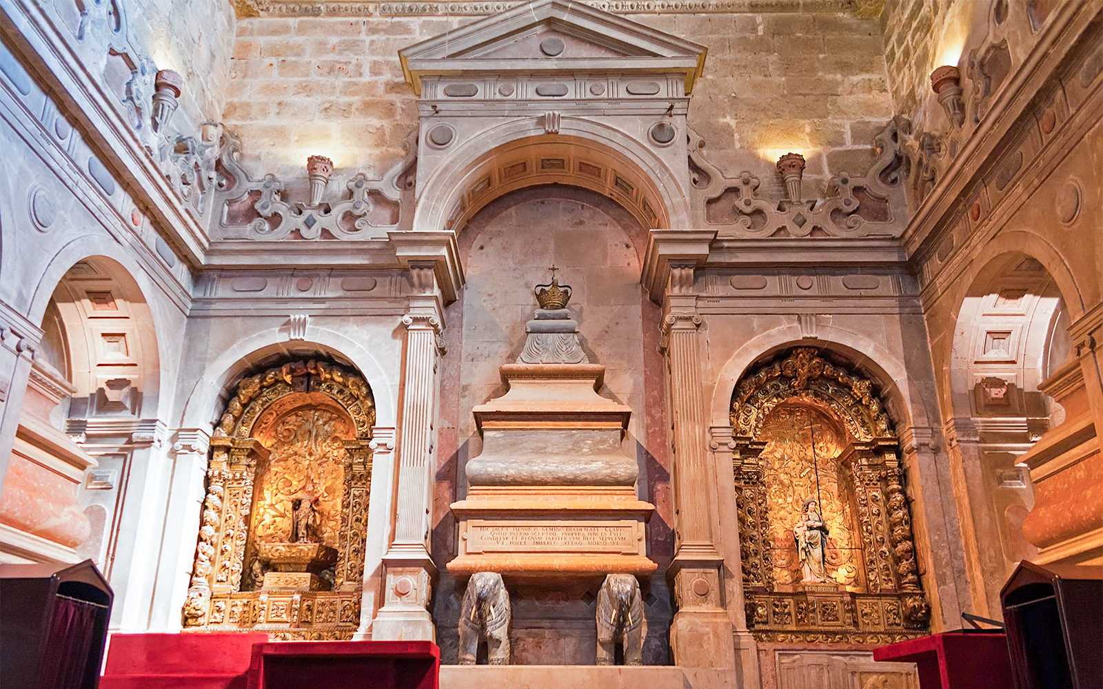 Jerónimos Monastery Burials
