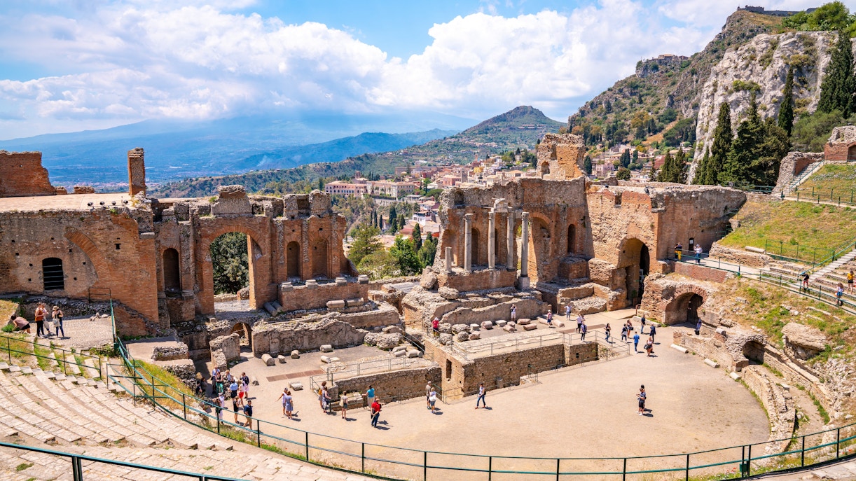Plan your visit to the Taormina Ancient Theatre