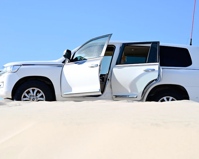 Doha Private Desert Safari to the Inland Sea by 4x4 with Camel Ride and Falconry (Product 56887)