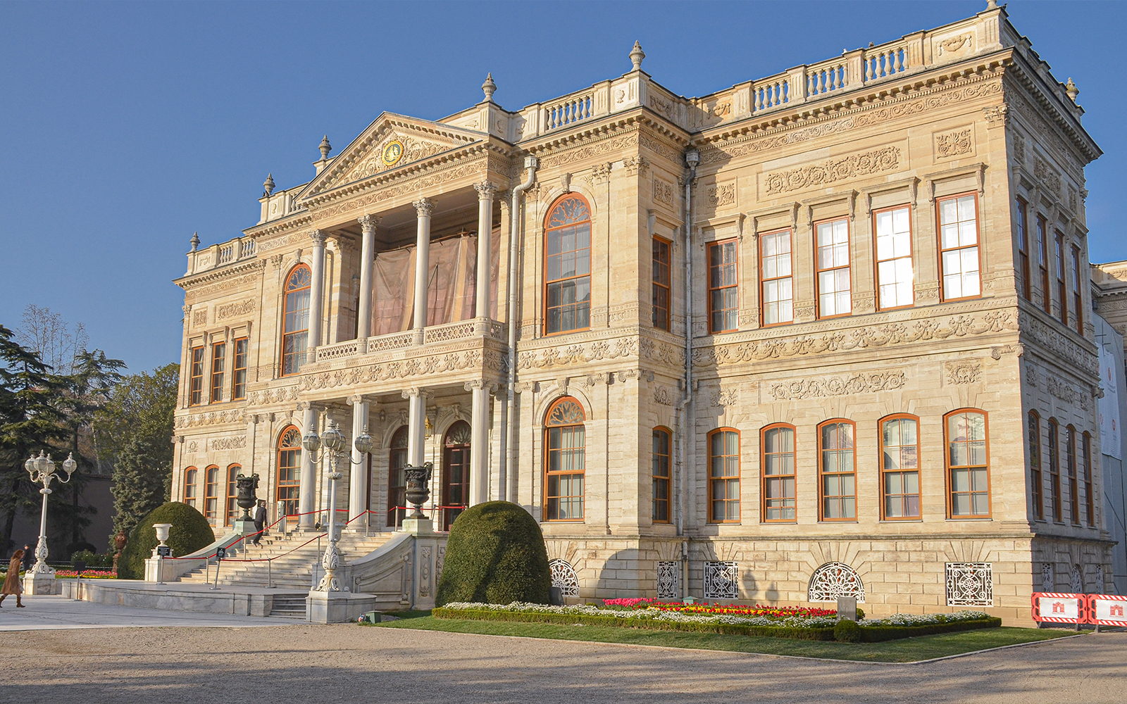 Dolmabahce Palace architecture