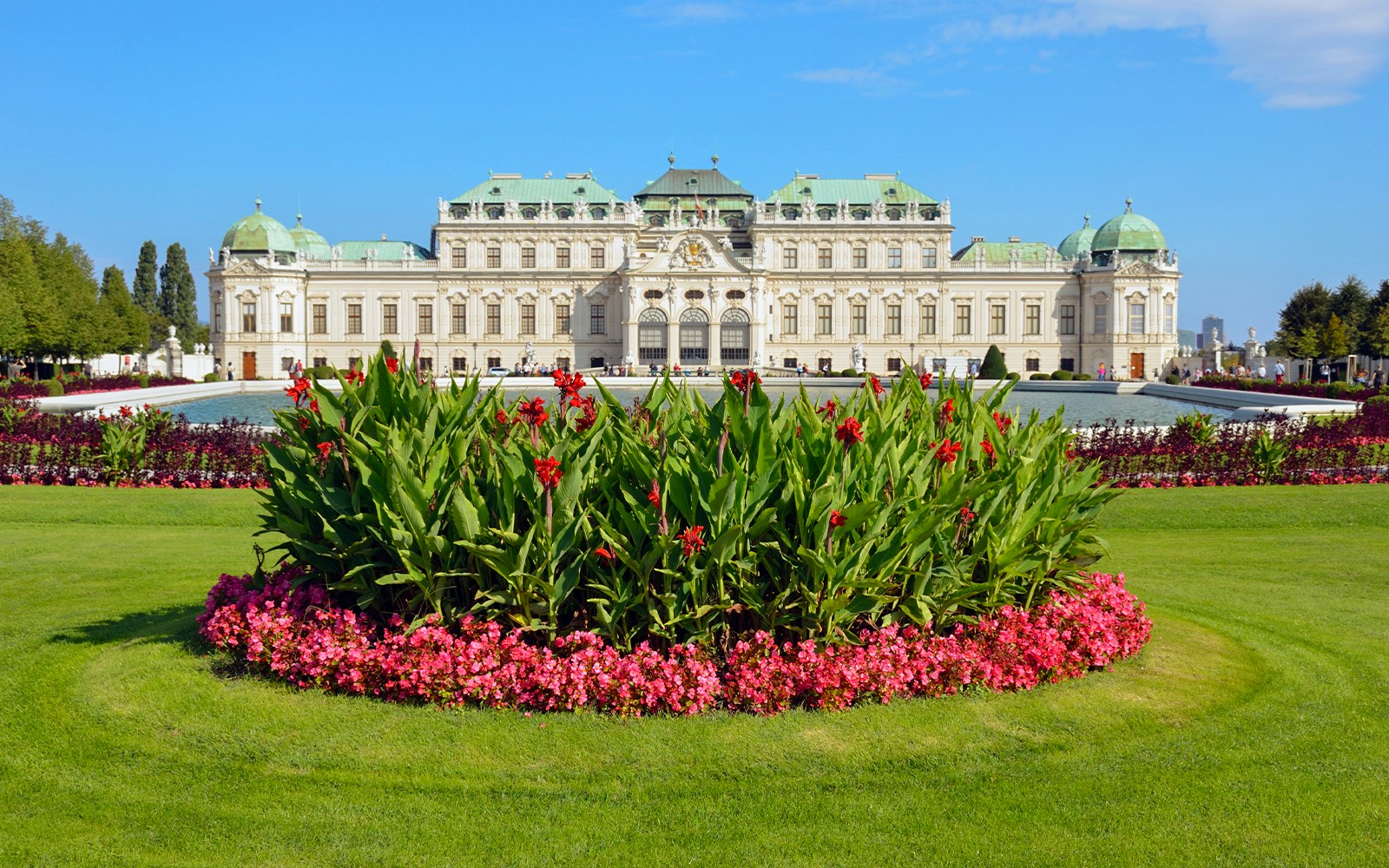 Upper Belvedere Palace in Vienna with gardens and fountain in foreground.