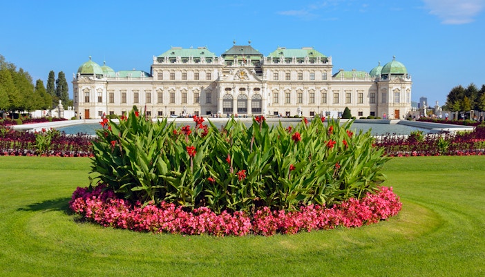 Upper Belvedere Palace in Vienna with gardens and fountain in foreground.