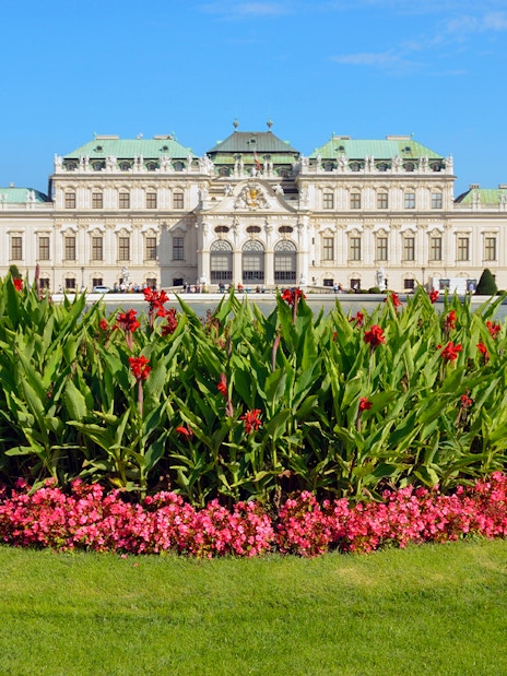Upper Belvedere Palace in Vienna with gardens and fountain in foreground.