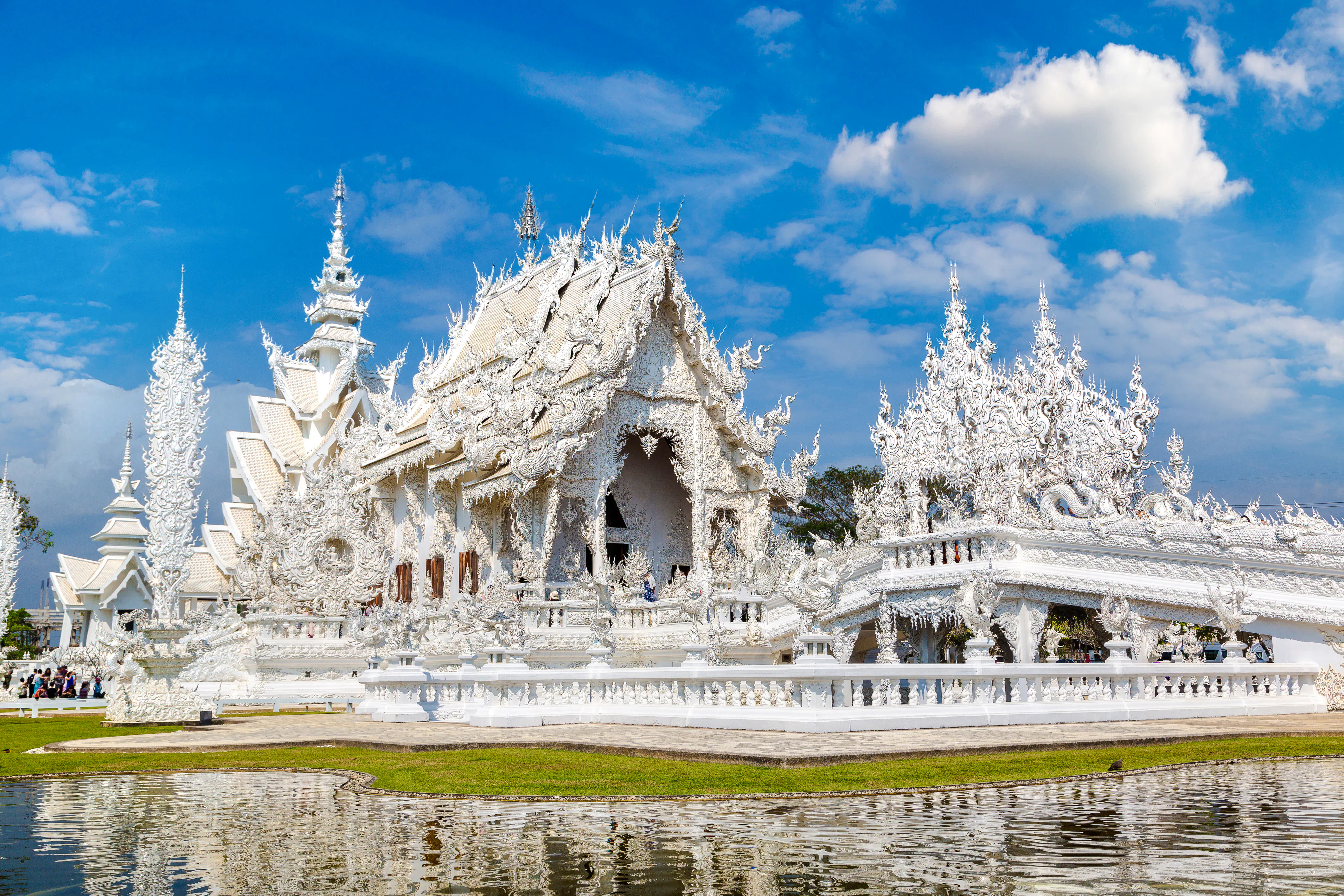 tur til chiang rai: det hvide tempel, det blå tempel, det røde tempel, langhalslandsbyen og lalitta café fra chiang mai-1