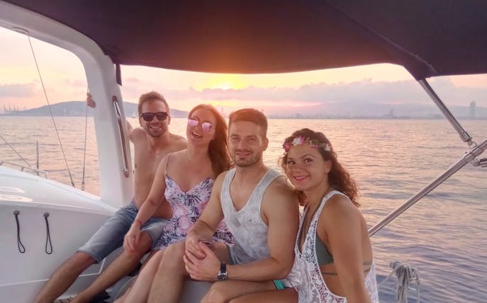 sensatievolle zonsondergangtour door barcelona met open bar en snacks-1
