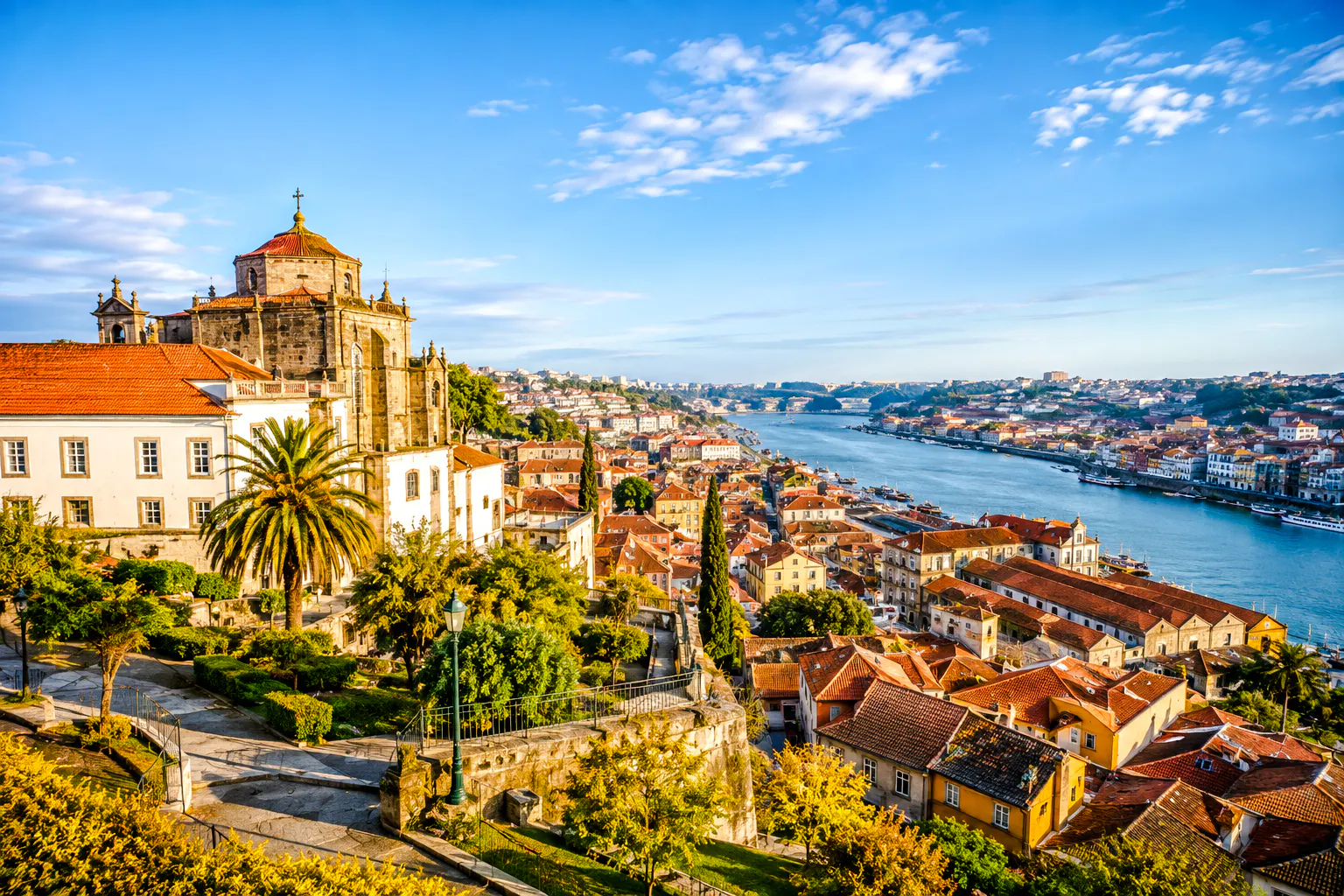 Porto Walking Tour with Lunch, Wine Tasting and Douro River Rabelo Boat Cruise Image 4