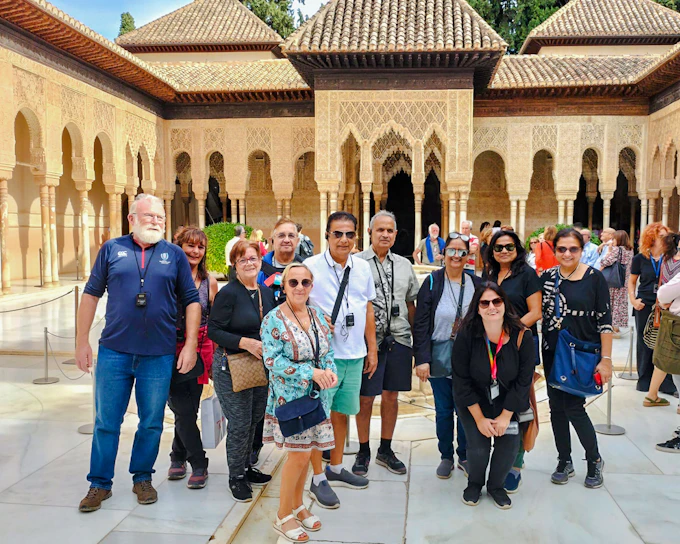 From Málaga: Alhambra Guided Tour with Entry Tickets