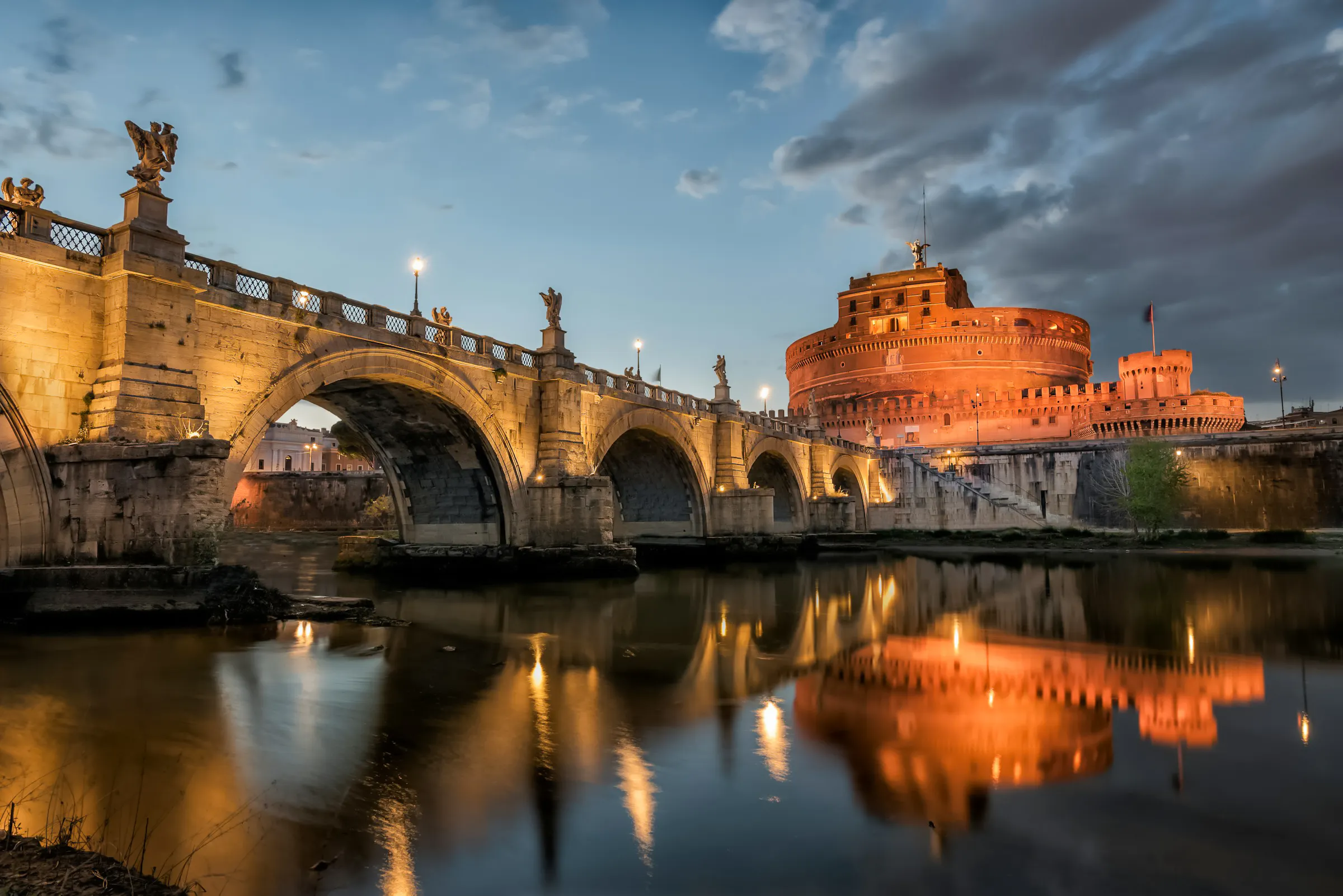 rome night ghosts and mysteries small-group walking tour with dowsing rods-1