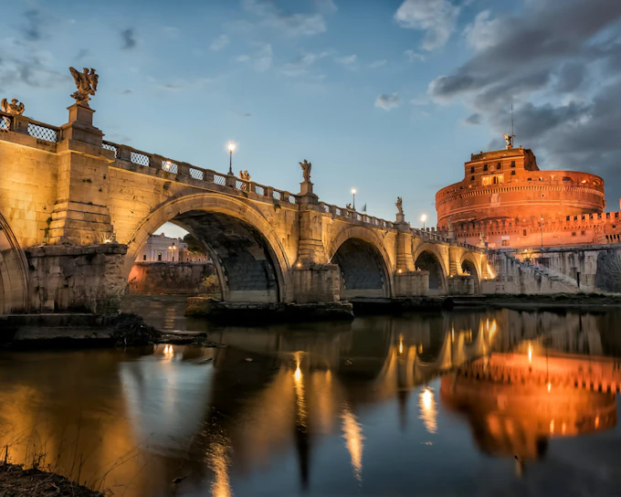 Rome Night Ghosts and Mysteries Small-Group Walking Tour with Dowsing Rods (Product 54596)