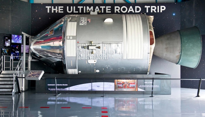 kennedy space center race to the moon