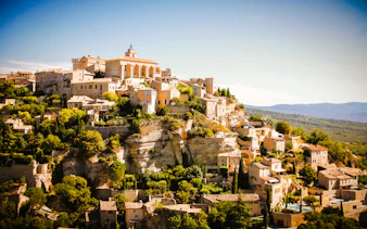 z avignonu: výlet do gordes, roussillonu a fontaine-de-vaucluse vrátane vstupu na okrovú trasu-1