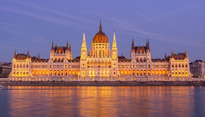 hungarian parliament tours