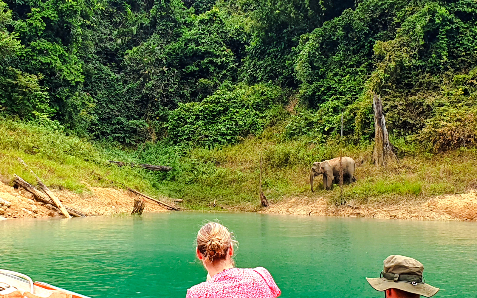 From Phuket: Cheow Lan Lake Day Trip with Long-Tail Boat, Diamond Cave & Kayaking