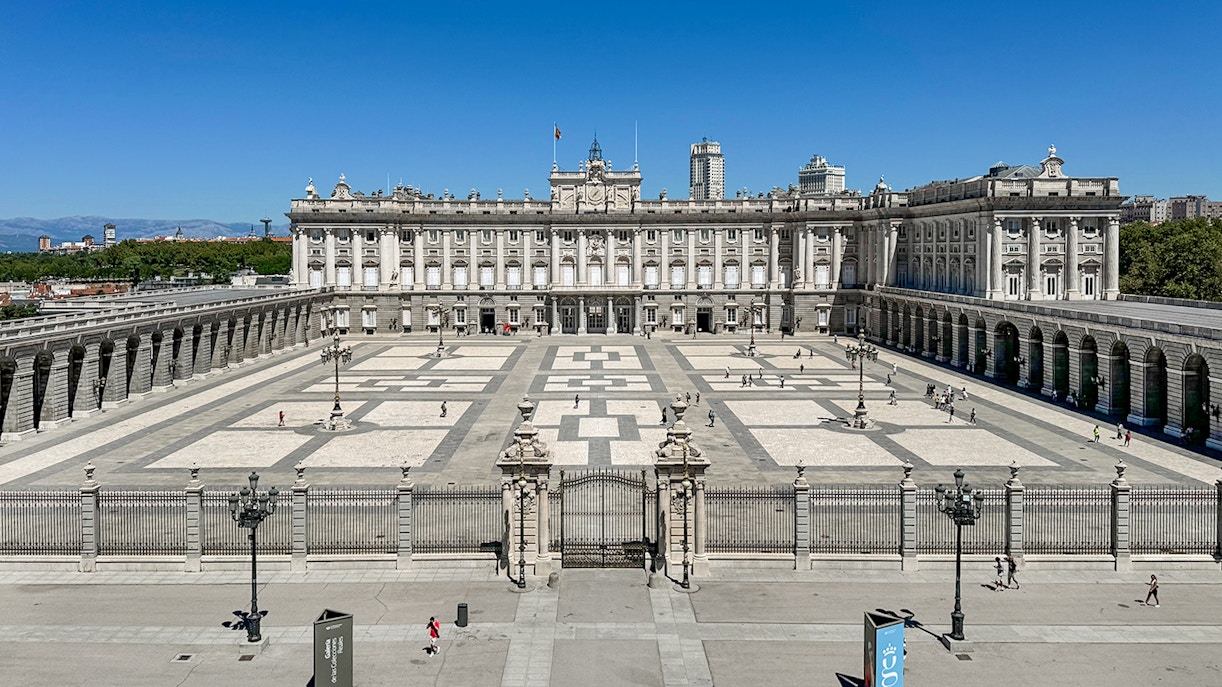 timings to Royal Palace of Madrid