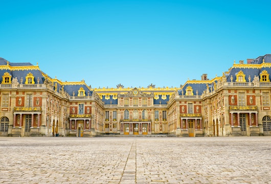 VERSAILLES