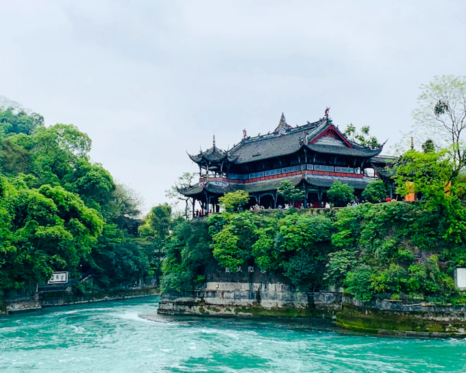 From Chengdu: Dujiangyan Water System and Mt Qingcheng Tour