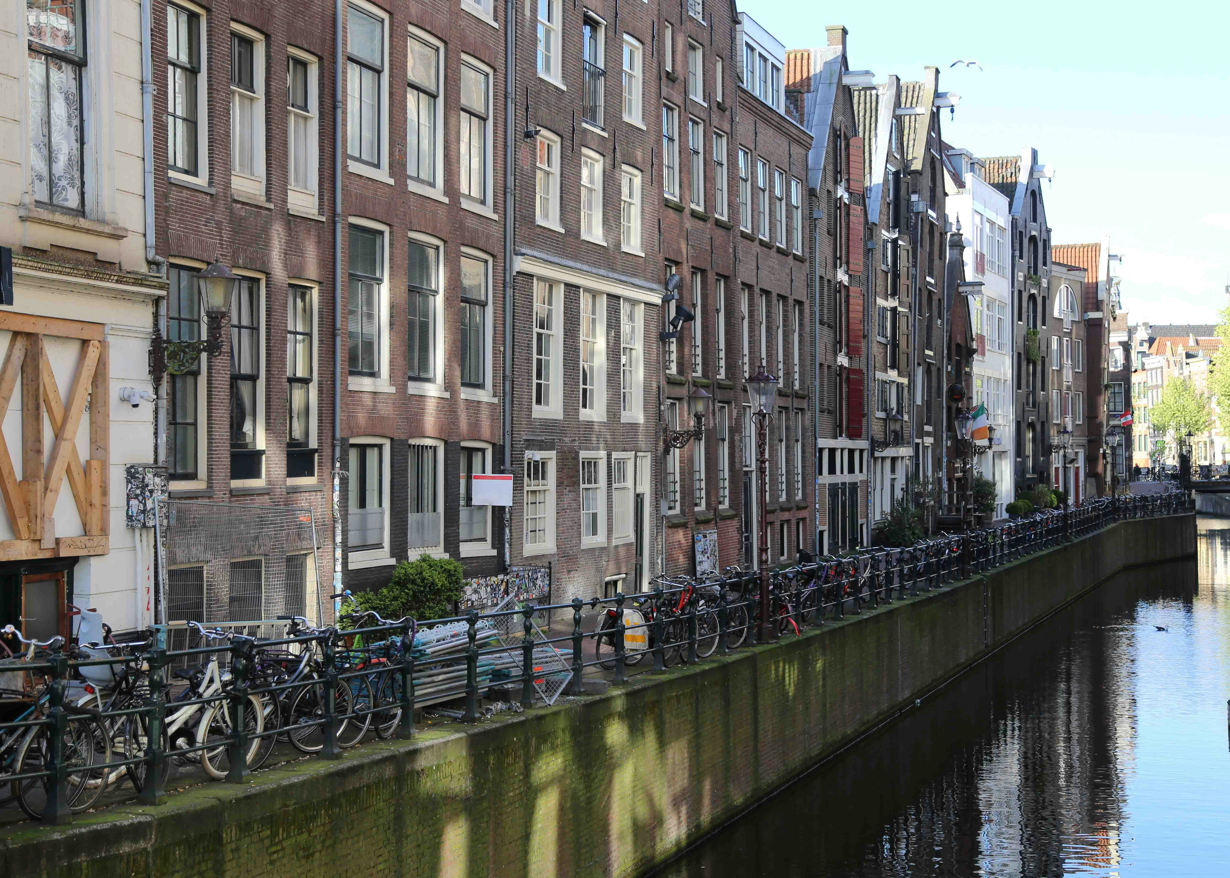 De Negen Straatjes (Neun Straßen) am Kanal in Amsterdam